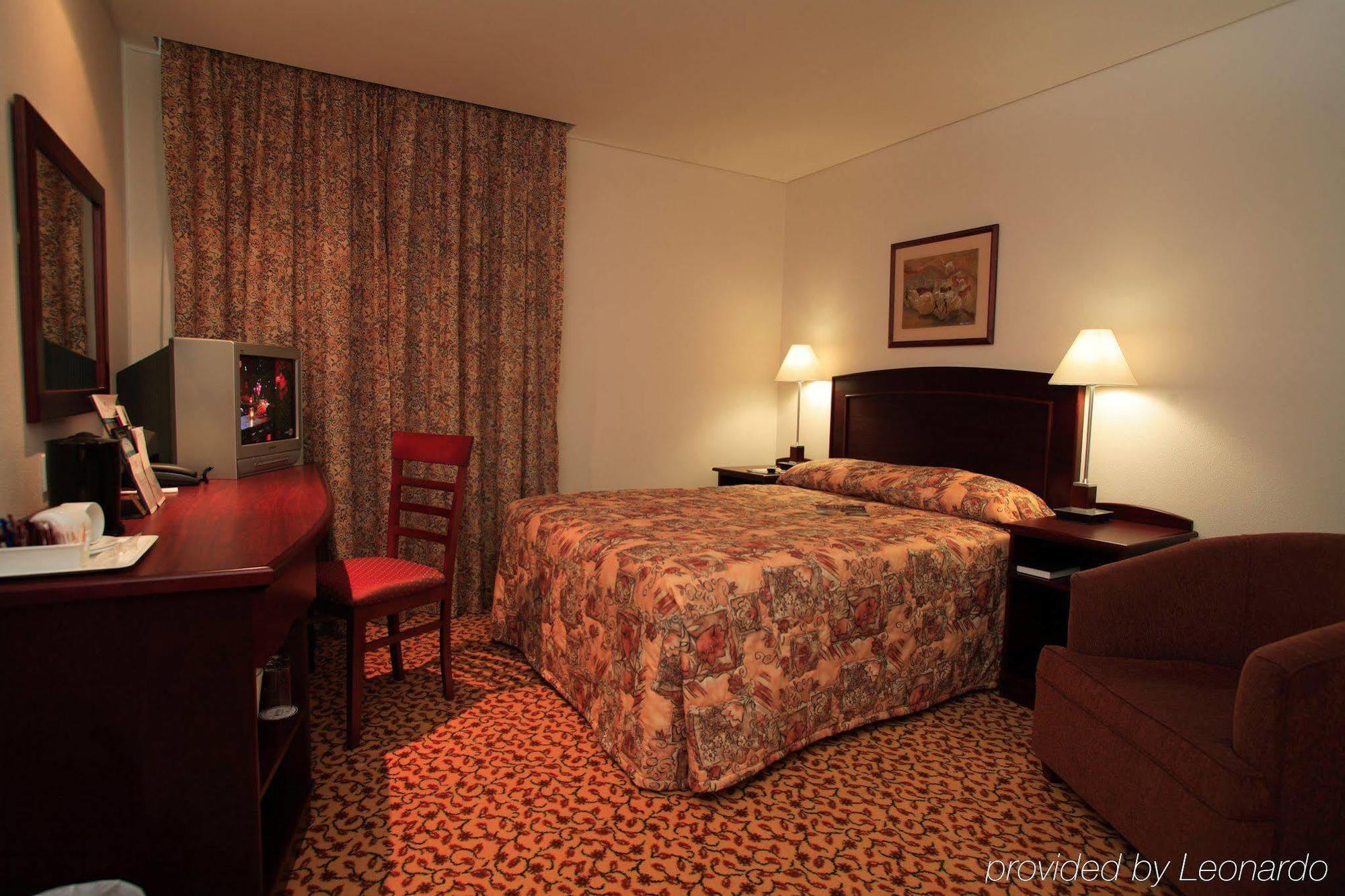 Town Lodge George Extérieur photo